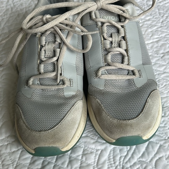Vionic •6.5• Fearless Comfort Lace Up Sneakers Light Gray/Blue Mesh Suede - Picture 3 of 10